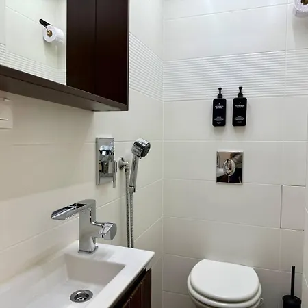 Cosher | 1bd Urban *